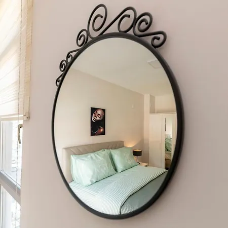 Fully Equipped 1 Bedroom With Central Location In Daire